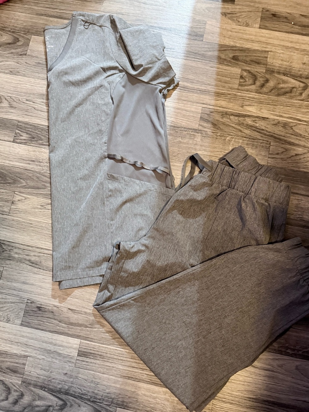 Hanes, grey stretch motion grey scrub set